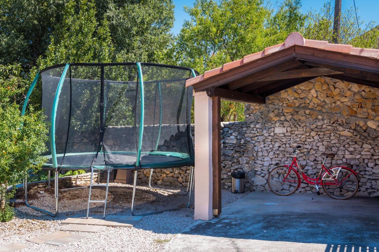 Holiday Home Rosko Skradin Eksteriør bilde
